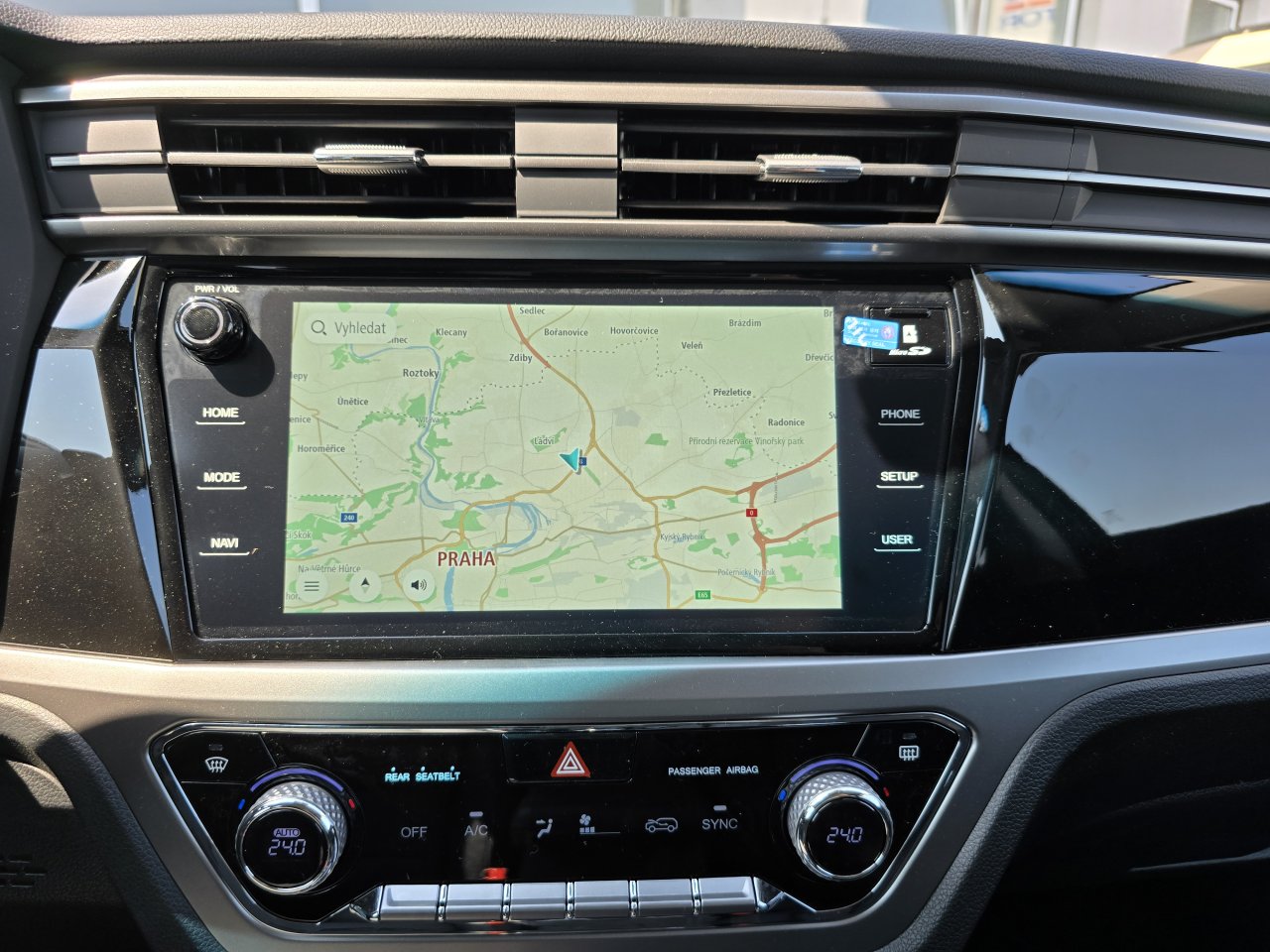 Korando 1.5Turbo Style+ AT BE Černá/černý ODBĚR LISTOPAD 427