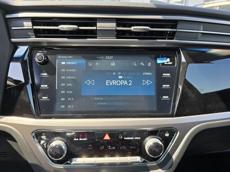 Korando 1.5Turbo Style+ AT 4x4  Modrá/černý   428