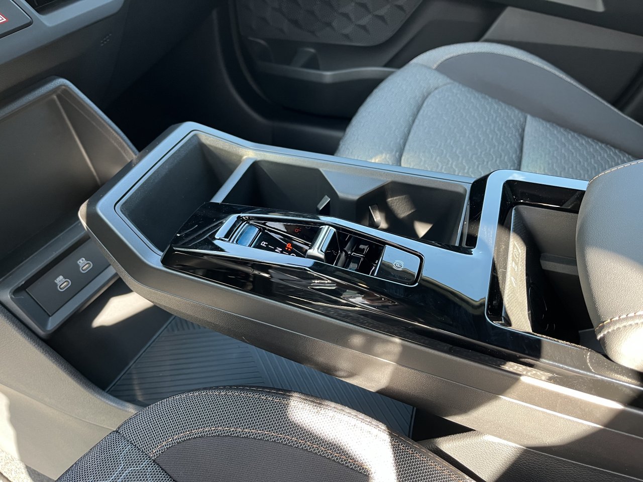 Torres 1.5 GDI Turbo hybrid HEV Black Edition 435