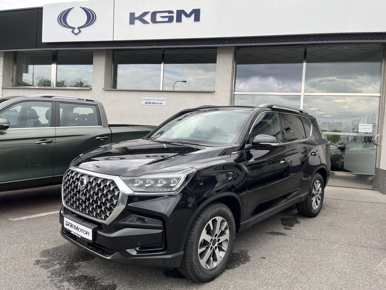 Rexton 2.2e-XDI Premium AT 4x4 Černá/černá    449