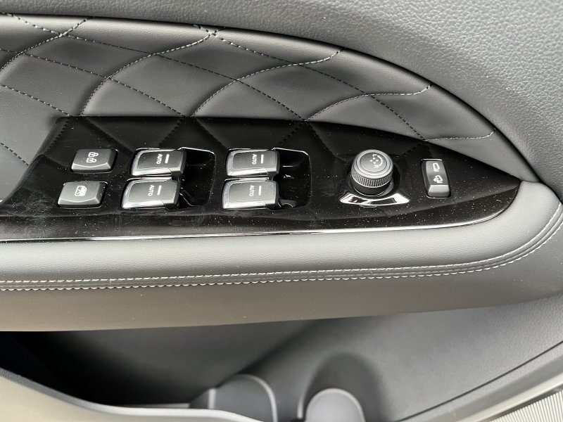 Rexton 2.2e-XDI Premium AT 4x4 Černá/černá    449