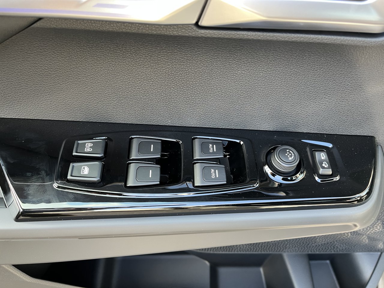 Torres 1.5 GDI Turbo 4x4 Latte (Béžová)/černý  450