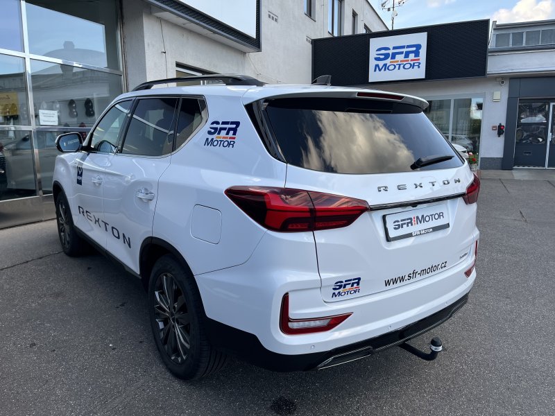 Rexton 2.2e-XDI Premium AT 4x4 Bílá WAK/černá BE skladem - předváděcí s tažným zařízením   452