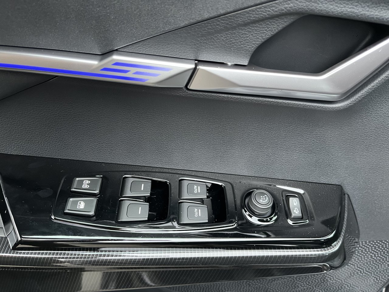 Actyon 1.5 Turbo GDI HEV Style Černá/černý    461