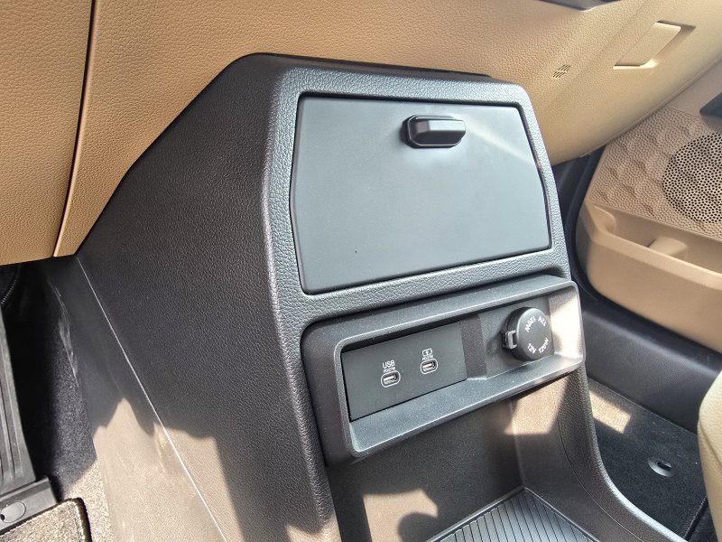 Actyon 1.5 Turbo GDI HEV Premium Měděná/béžový      462