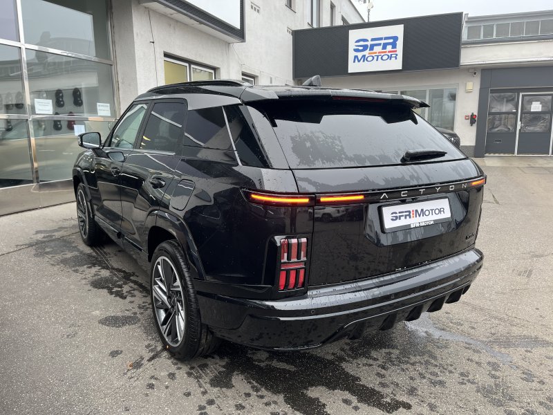 Actyon 1.5 Turbo GDI HEV Premium Černá/černý    465