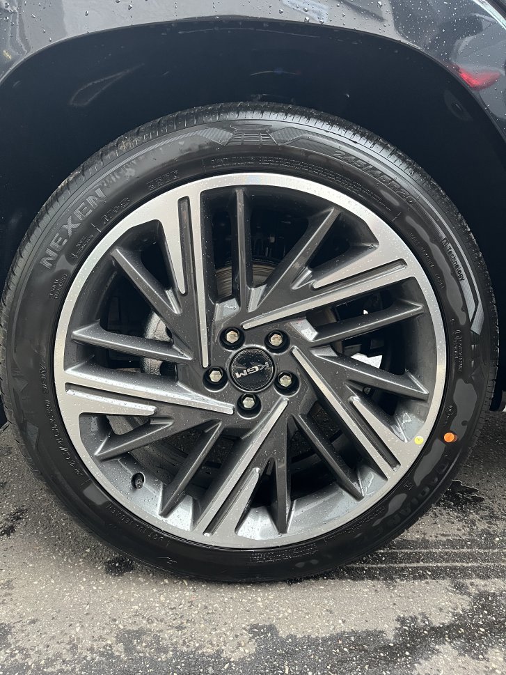 Actyon 1.5 Turbo GDI HEV Premium Černá/černý    465