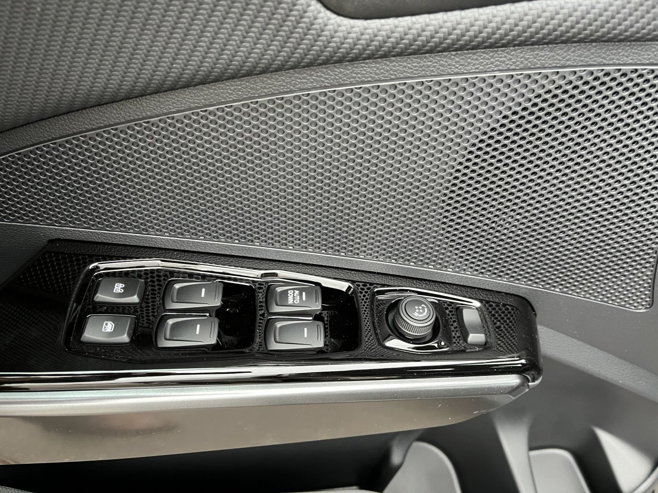 Tivoli 1.5Turbo AT Style Latte/černý    466