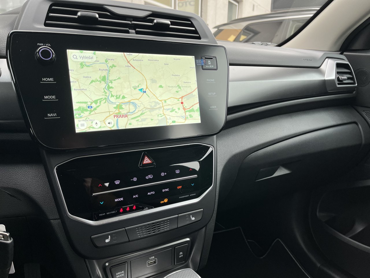 Tivoli 1.5Turbo AT Style Latte/černý    466