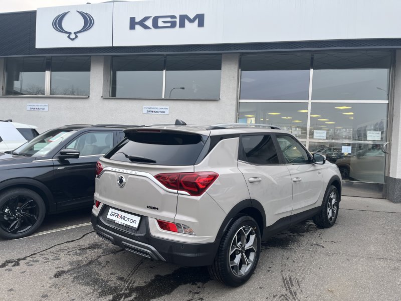 Korando 1.5Turbo Style+ AT  Latte/béžový   410