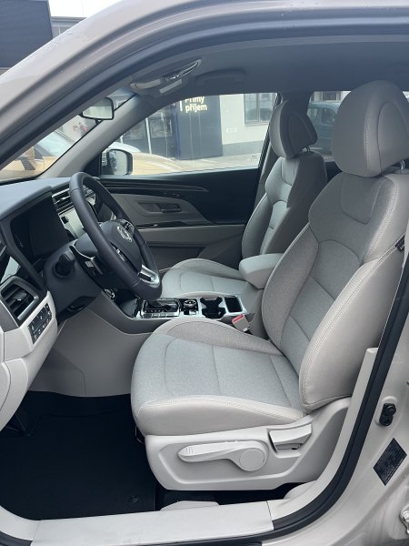 Korando 1.5Turbo Style+ AT  Latte/béžový   410