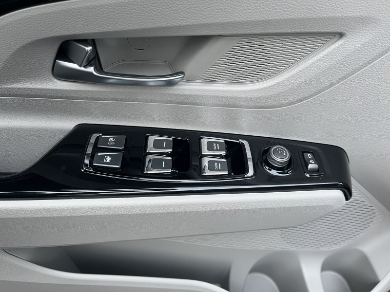 Korando 1.5Turbo Style+ AT  Latte/béžový   410