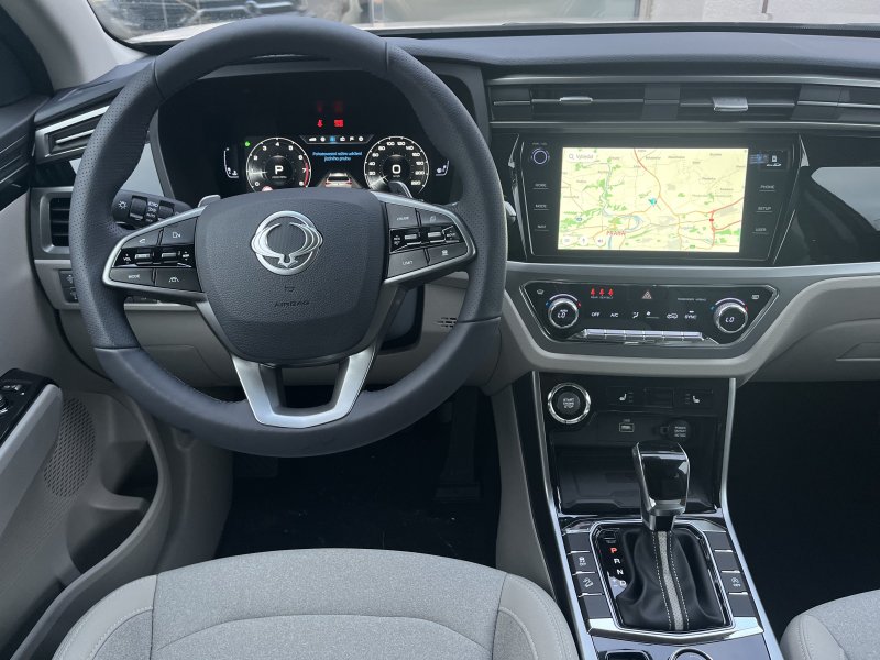 Korando 1.5Turbo Style+ AT  Latte/béžový   410