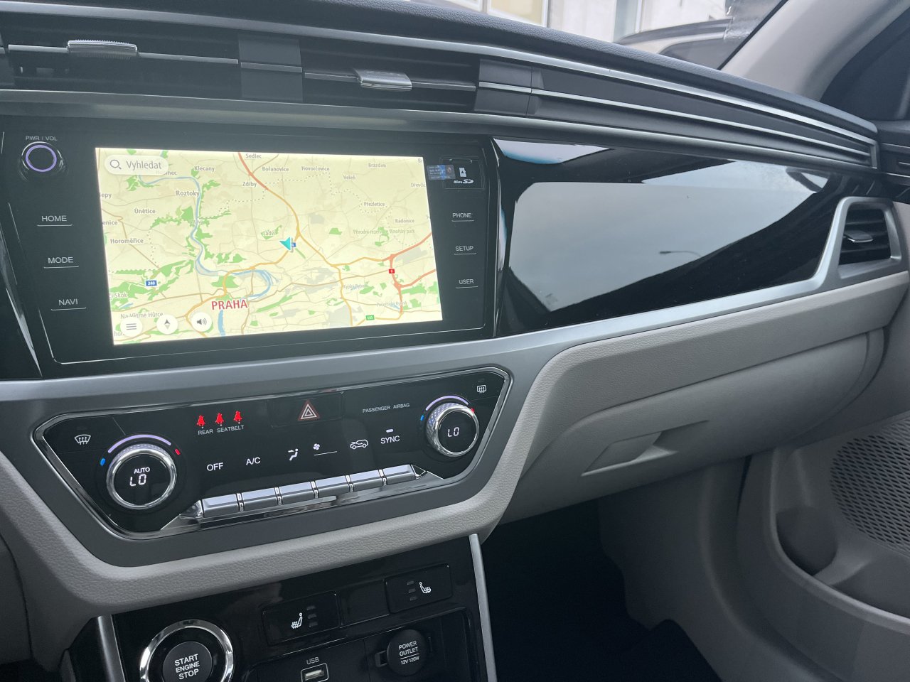 Korando 1.5Turbo Style+ AT  Latte/béžový   410