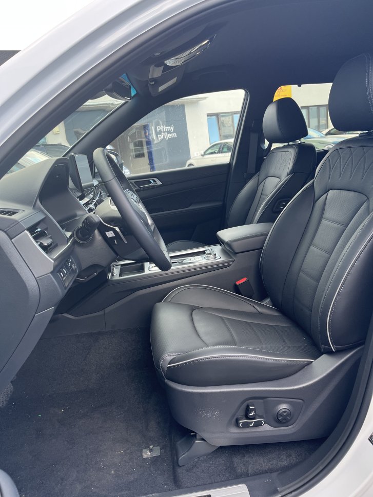 Rexton 2.2e-XDI Premium AT 4x4 Bílá WAK/černá BE skladem - předváděcí