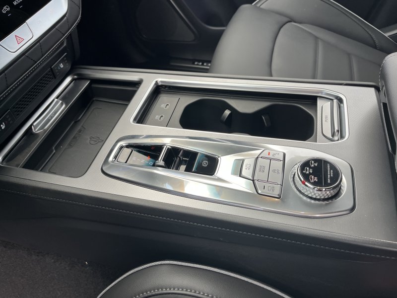 Rexton 2.2e-XDI Premium AT 4x4 Bílá WAK/černá BE skladem - předváděcí