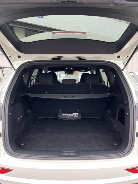 Rexton 2.2e-XDI Premium AT 4x4 Bílá WAK/černá BE skladem - předváděcí