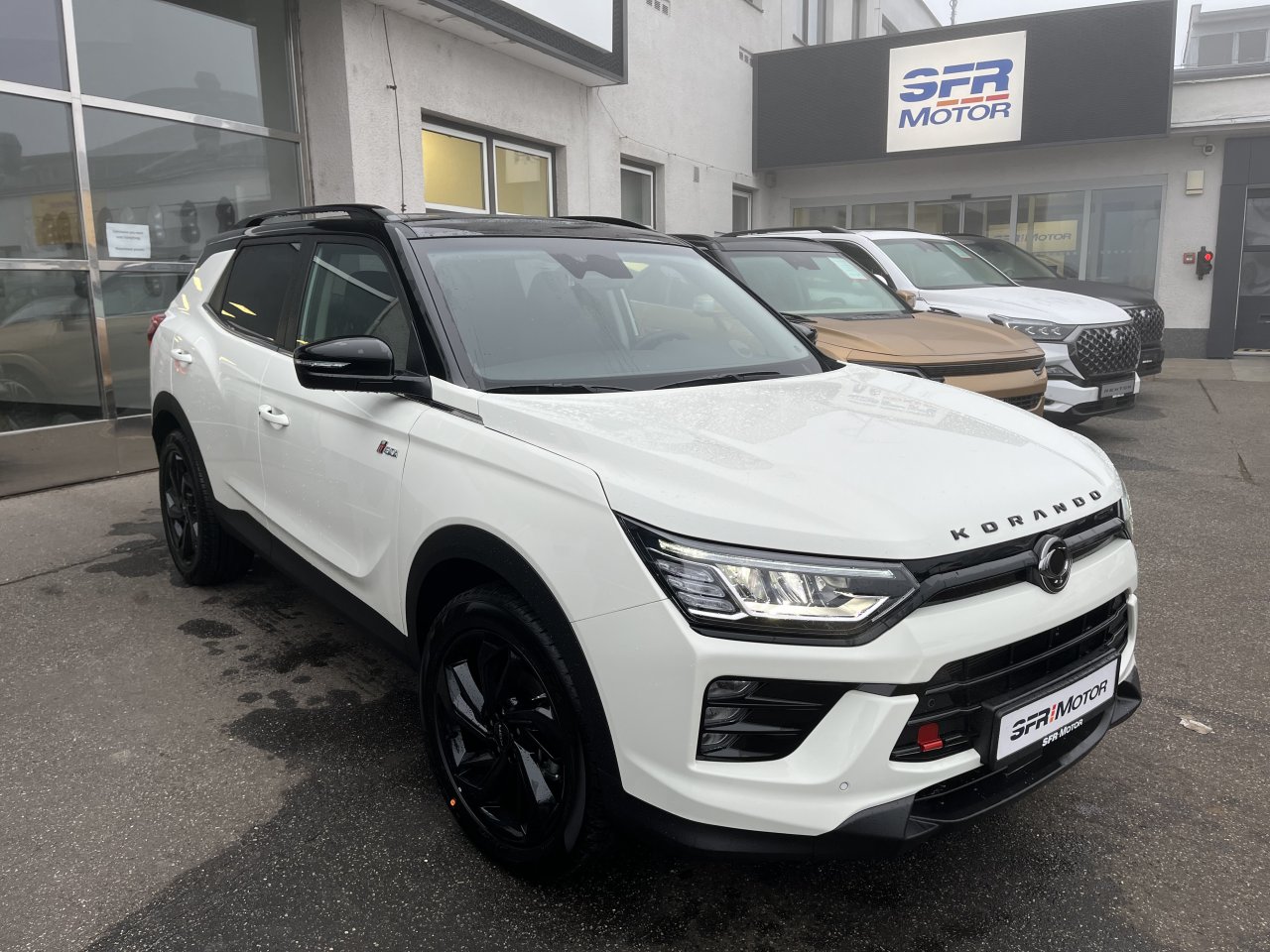 Korando 1.5Turbo Style+ AT BE Bílá/černý      422