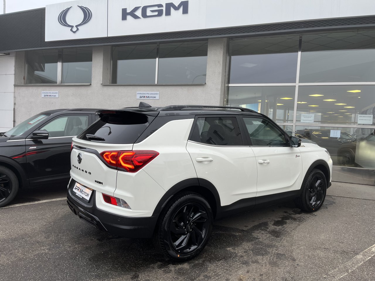 Korando 1.5Turbo Style+ AT BE Bílá/černý      422