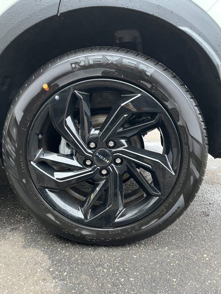 Korando 1.5Turbo Style+ AT BE Bílá/černý      422