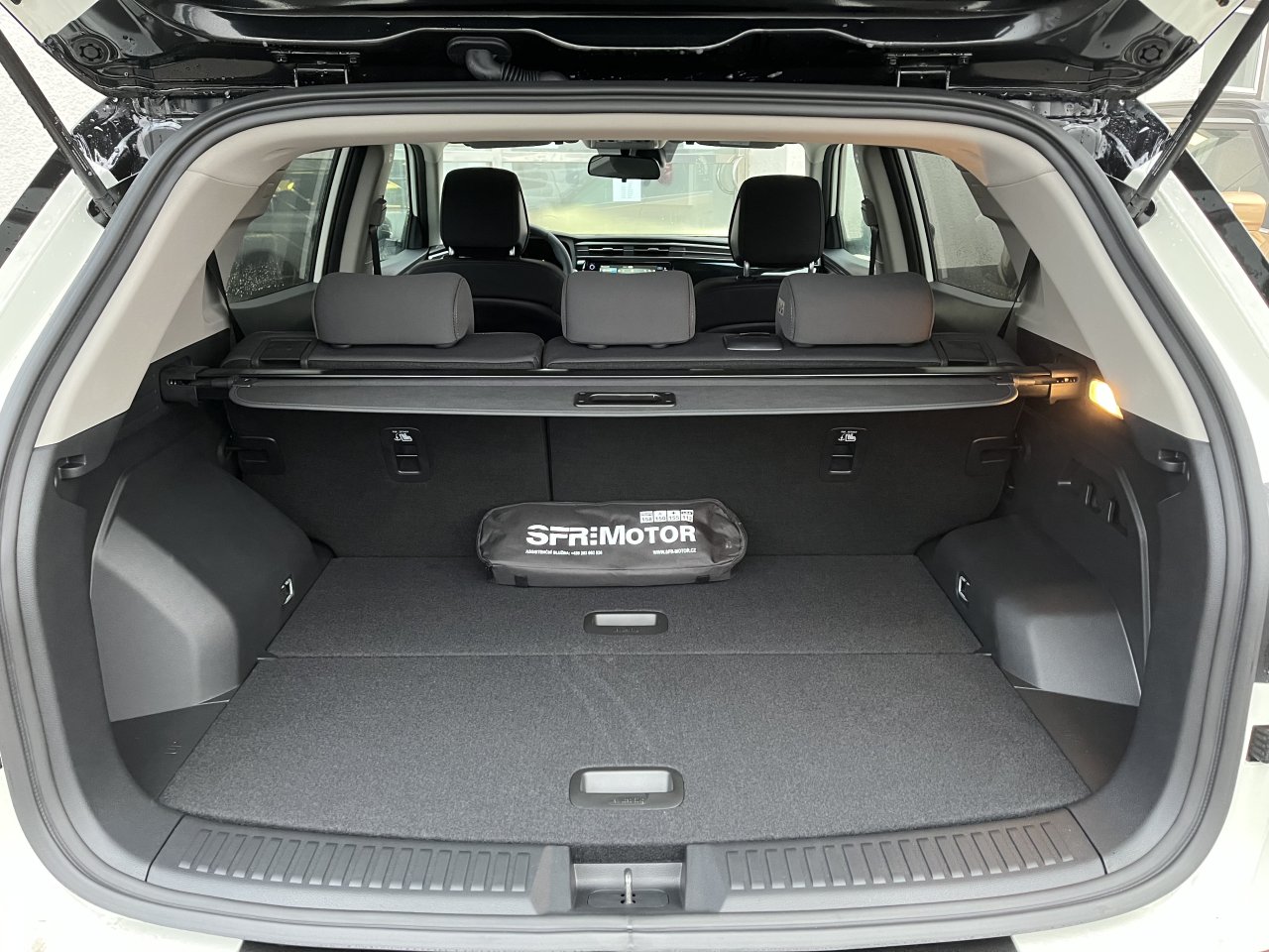 Korando 1.5Turbo Style+ AT BE Bílá/černý      422