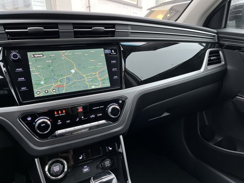 Korando 1.5Turbo Style+ AT BE Bílá/černý      422