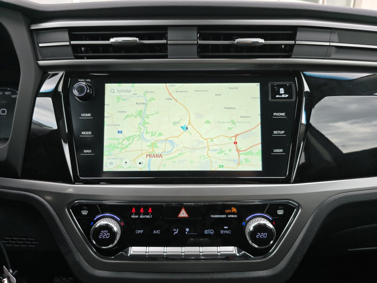 Korando 1.5Turbo Style+ AT Černá/černý 467