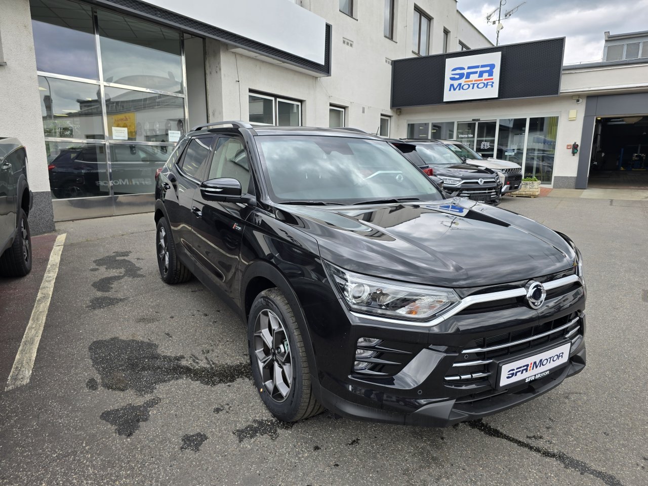 Korando 1.5Turbo Style+ AT Černá/černý 468