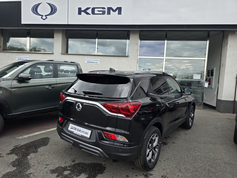 Korando 1.5Turbo Style+ AT Černá/černý 468