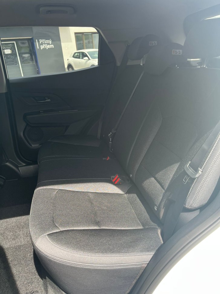 Korando 1.5Turbo Style+ MT BE Bílá/černý     481