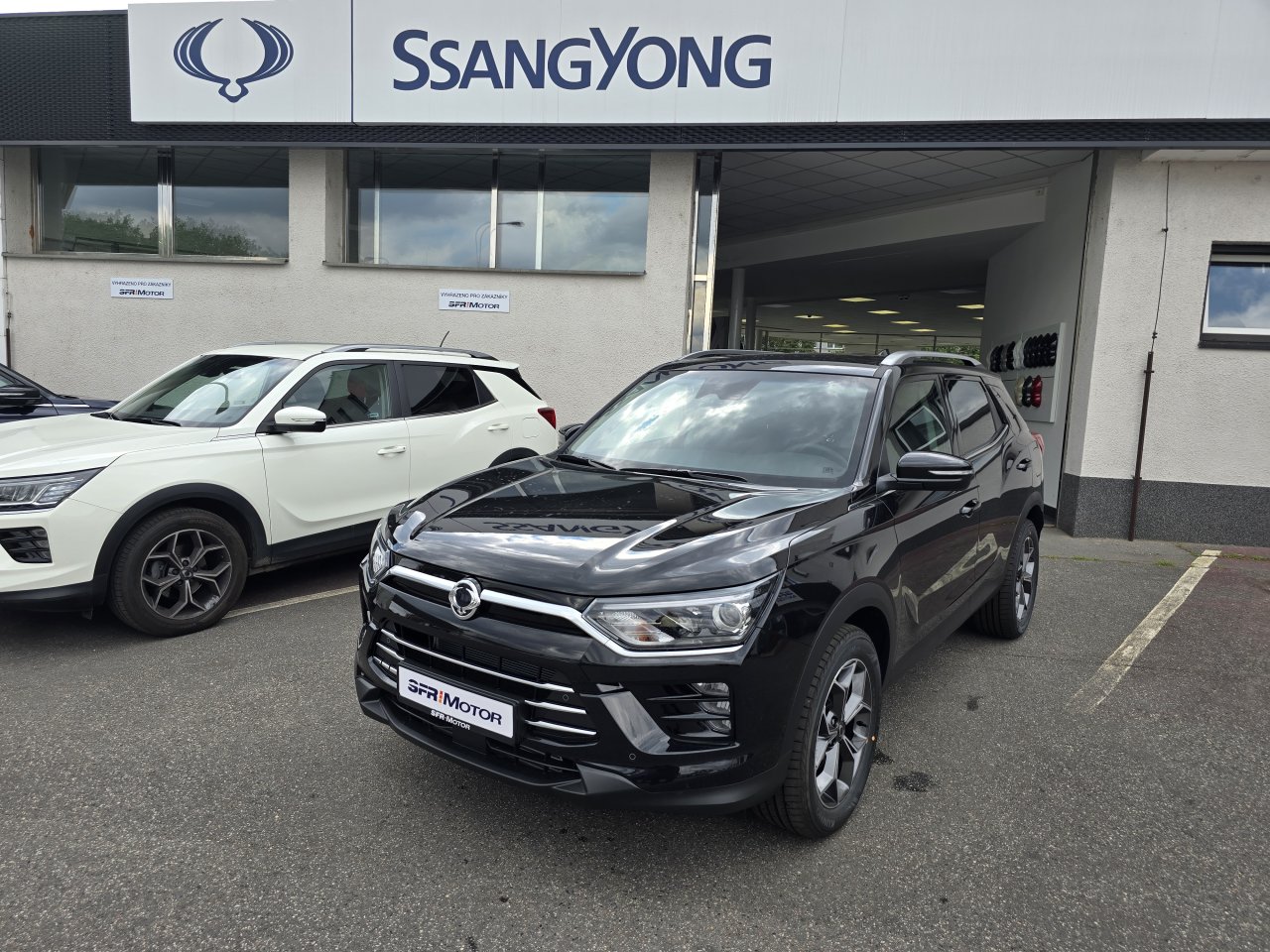 Korando 1.5Turbo Style+ AT Černá/černý 55704