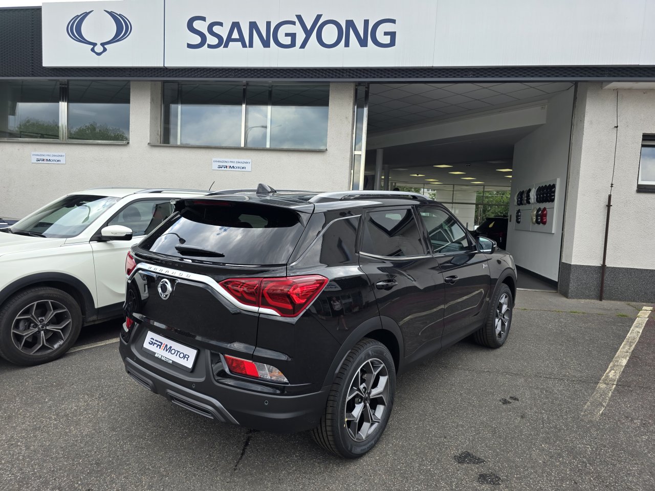 Korando 1.5Turbo Style+ AT Černá/černý 55704