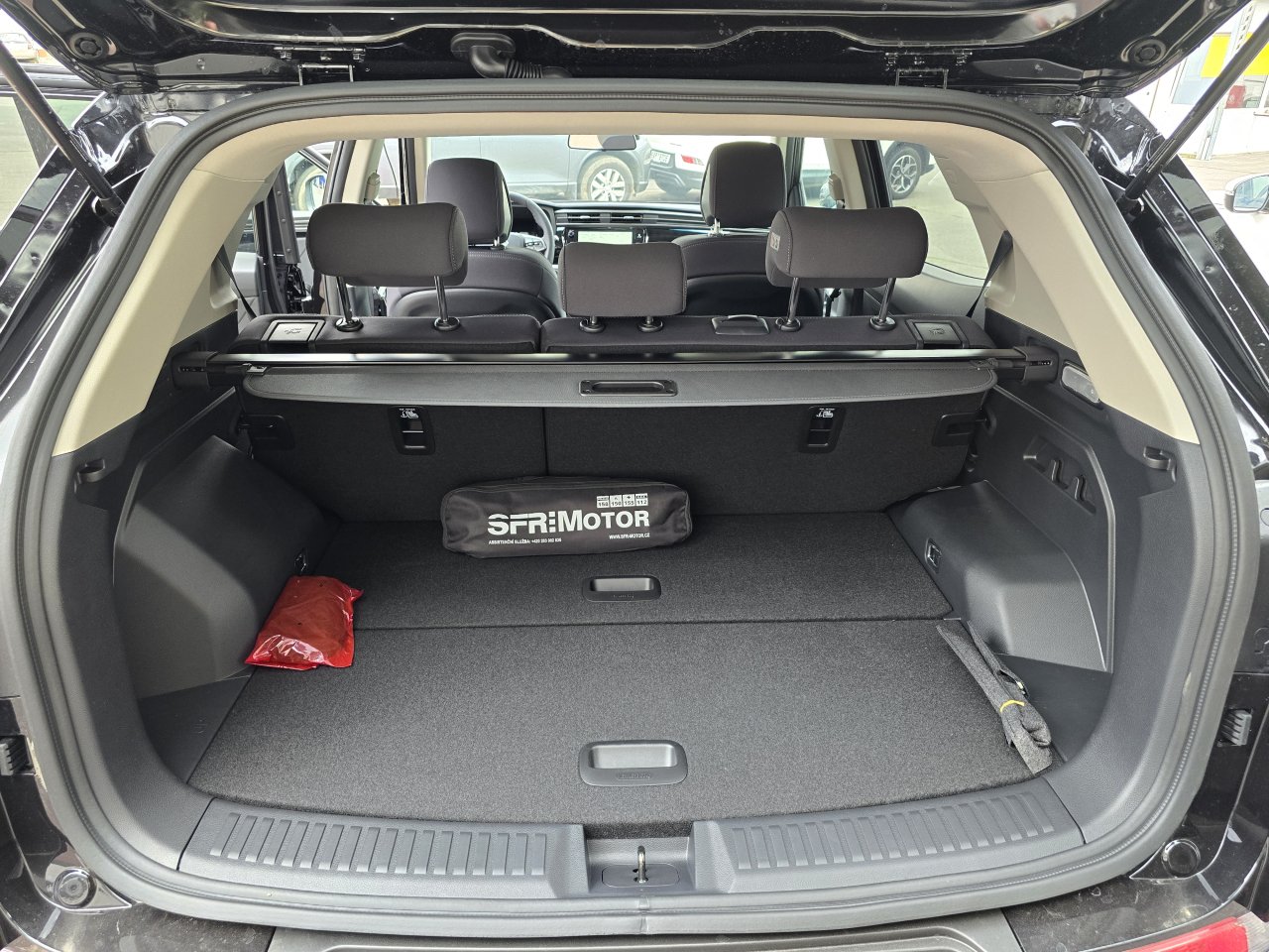 Korando 1.5Turbo Style+ AT Černá/černý 55704