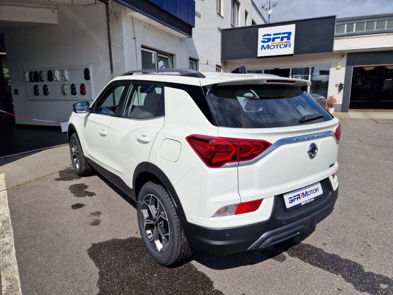 Korando 1.5Turbo Style MT Černý/Bílá - 2026 NOVÝ - 490