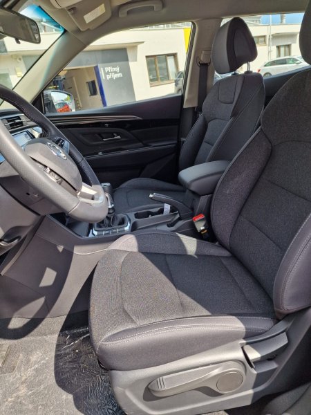 Korando 1.5Turbo Style MT Černý/Bílá - 2026 NOVÝ - 490