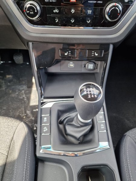 Korando 1.5Turbo Style MT Černý/Bílá - 2026 NOVÝ - 490