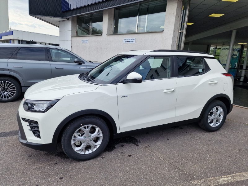 Tivoli 1.5Turbo Style AT 4x4 Bílá/černý 492
