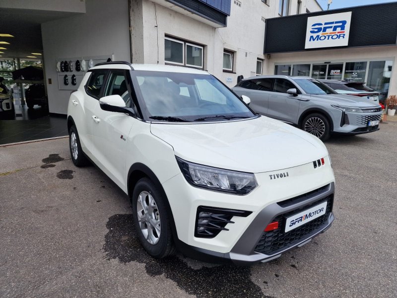 Tivoli 1.5Turbo Style AT 4x4 Bílá/černý 492