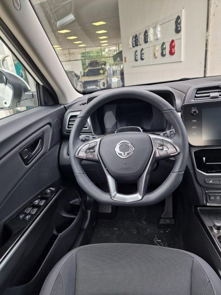 Tivoli 1.5Turbo Style AT 4x4 Bílá/černý 492