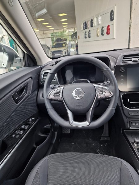 Tivoli 1.5Turbo Style AT 4x4 Bílá/černý 492